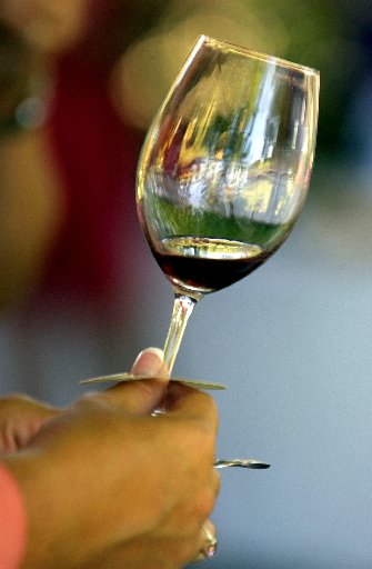 BB RHONE WINE GLASS.JPG